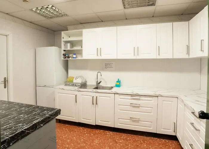 Just Hostel Capsules Alicante - Free Towels & Luggage Storage - Near Railway