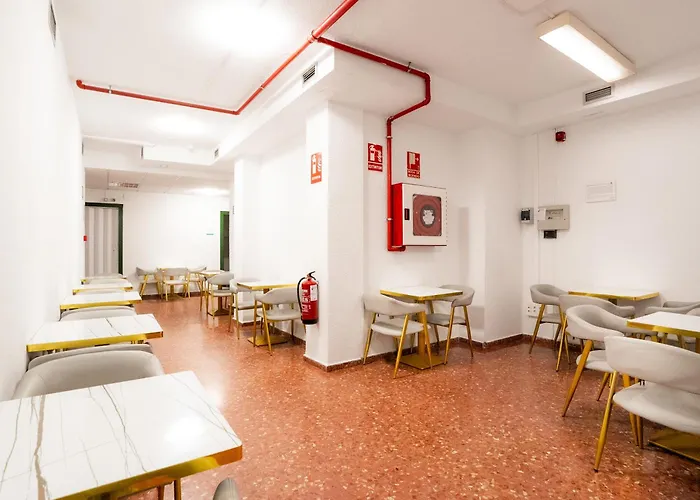 Just Hostel Capsules Alicante - Free Towels & Luggage Storage - Near Railway