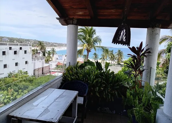 Mayflower Hotel & Hostal Puerto Escondido 