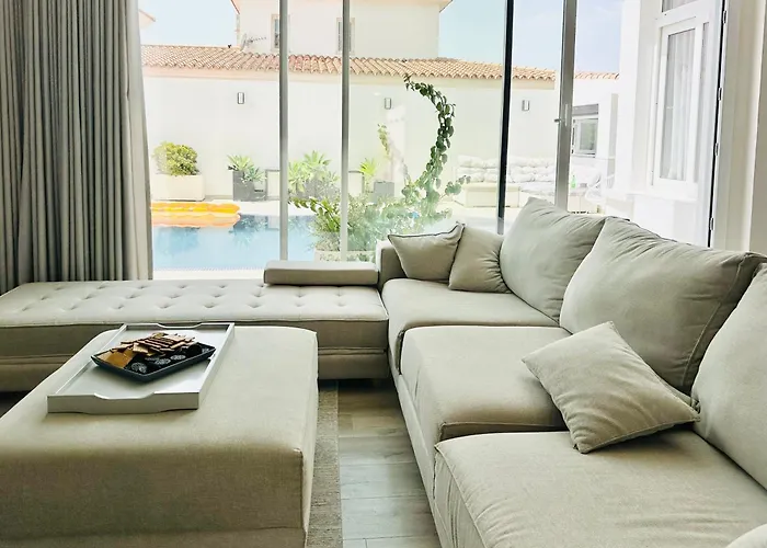 Higueron Holiday Rentals Fuengirola