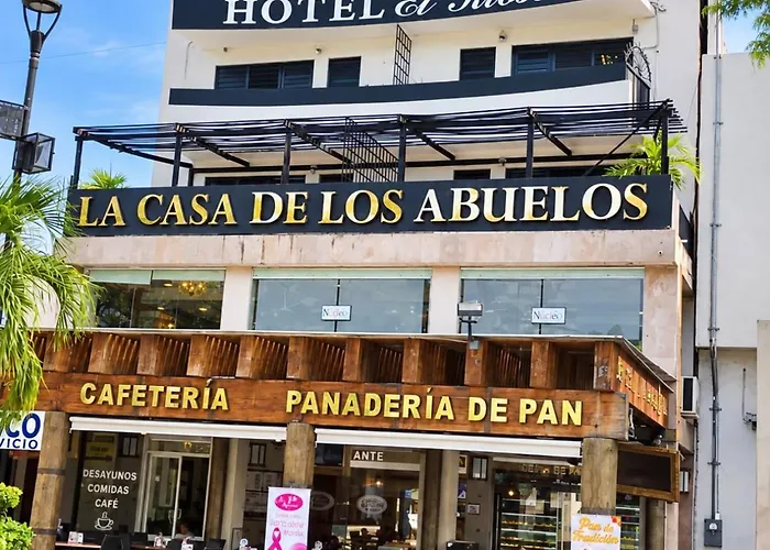 Hotel zócalo abuelos Acapulco